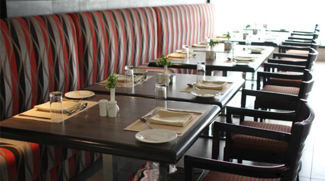 Savoy Suites Manesar Γκουργκάον Εξωτερικό φωτογραφία