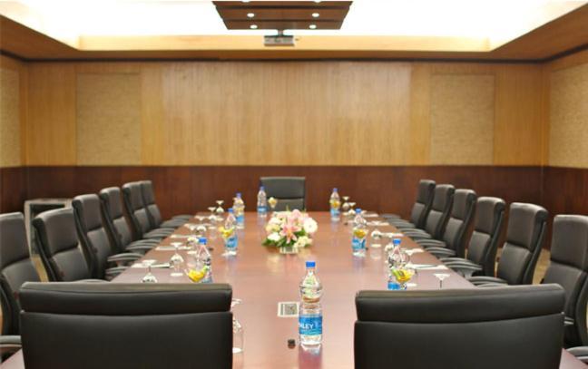 Savoy Suites Manesar Γκουργκάον Εξωτερικό φωτογραφία