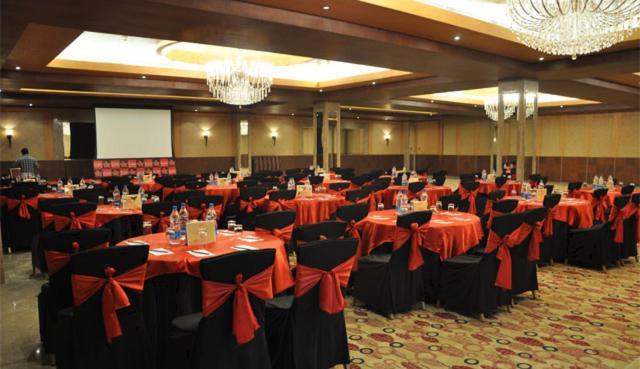 Savoy Suites Manesar Γκουργκάον Εξωτερικό φωτογραφία