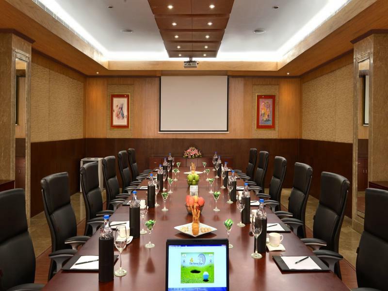 Savoy Suites Manesar Γκουργκάον Εξωτερικό φωτογραφία